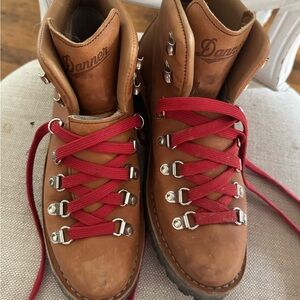 Danner ladies Mountain Light  hiking boots size 8.5